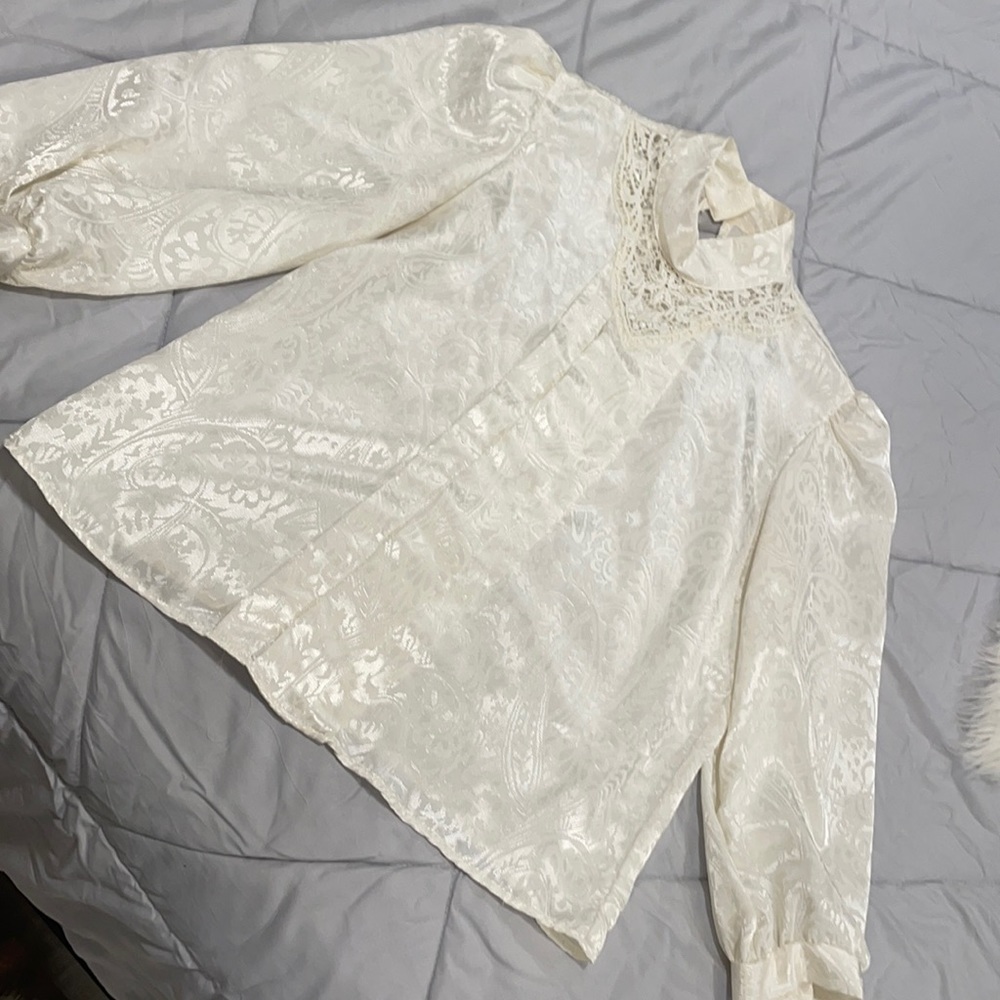 🍁🙃 Sz med Vintage 90’s silk puffed sleeves!       Make offer!! Disc ship added